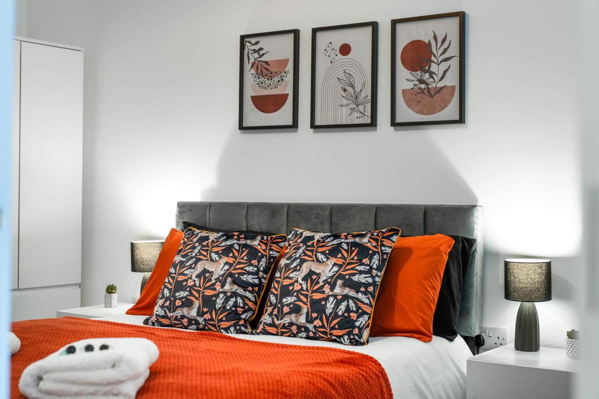 Potters Bar - Free Parking - Private Bathroom - Netflix - 4 Mins Walk To Station - 20 Mins Direct Trains To London Exterior photo